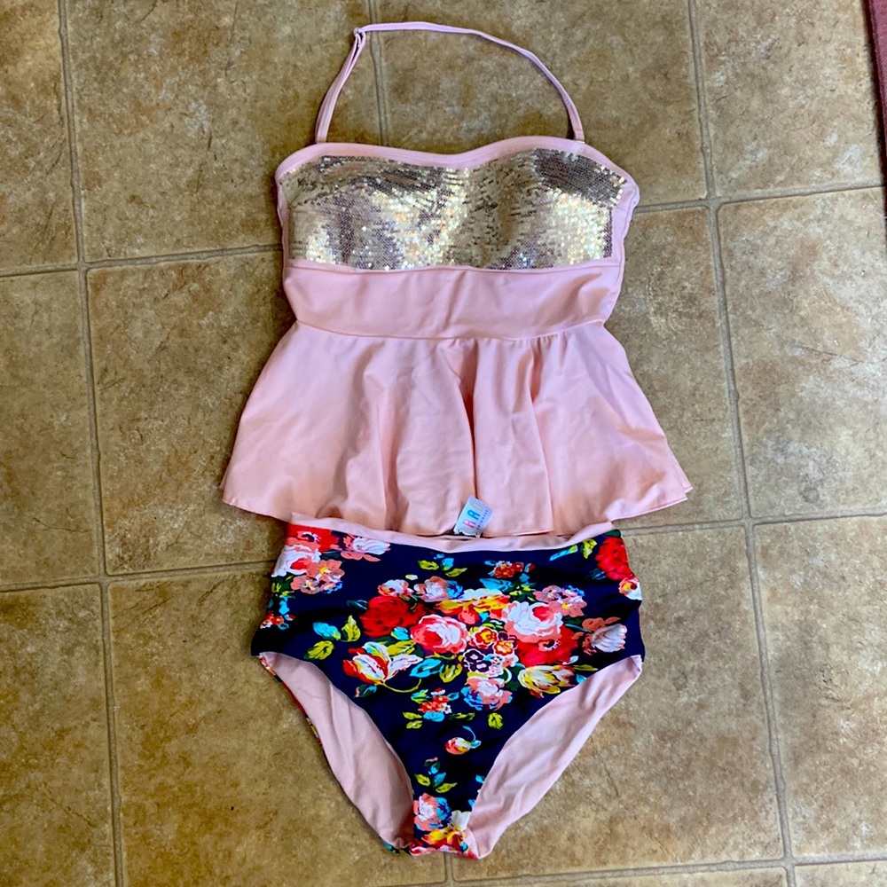Great condition! Almost brand new. Non smoking home.